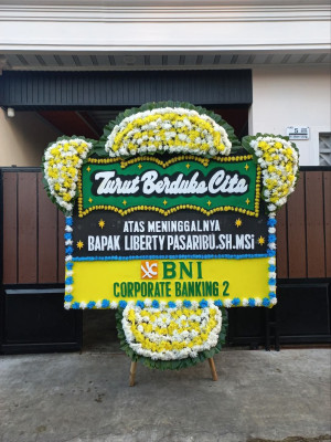 Papan Bunga Duka di Sakra Barat