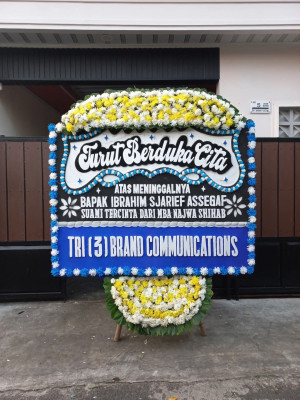 Papan Bunga Duka di Sakra Barat